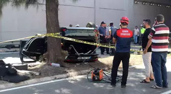 İzmir'de Köprülü Kavşaktan Düşen Otomobilde 3 Kadın Hayatını Kaybetti