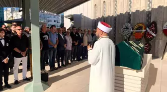 Öğretmen Pilot Ünal Aster için Taksim Camii'nde Cenaze Töreni Düzenlendi