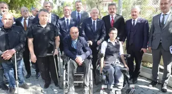 Milli Savunma Bakanı Yaşar Güler Hakkari'de Gençlerle Buluştu