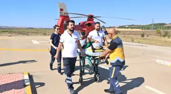 Başına Demir Düşen 83 Yaşındaki Kadın, Ambulans Helikopterle Diyarbakır'a Sevk Edildi