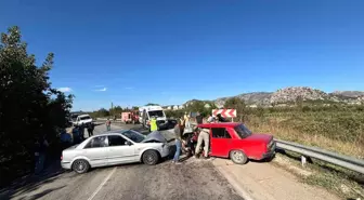 Isparta'da Kafa Kafaya Çarpışma: 2 Yaralı