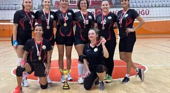 Trakya Üniversitesi Kadın Voleybol Takımı, Kamu Spor Oyunları'nda Şampiyon Oldu