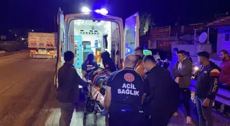 Manisa'da Motosiklet Kazası: İki Arkadaş Yaralandı