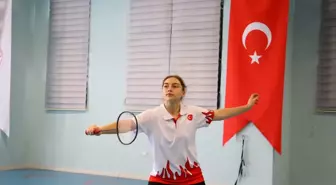 18 Yaşındaki Milli Badmintoncu Sinem Yıldız, Dünya Gençler Şampiyonası'nda Madalya Peşinde