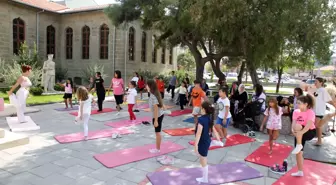 Edirne'de Çocuklara Yönelik 'Müzede Yoga' Etkinliği Düzenlendi