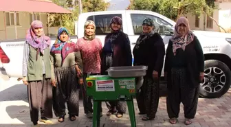 Antalya'da Kadın Çiftçilere Salça Makineleri Hibe Edildi