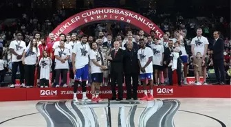 1 sayı farkla şampiyon! 37. Cumhurbaşkanlığı Kupası Anadolu Efes'in