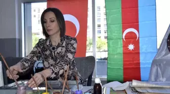 Azerbaycanlı Ebru Sanatçısı Sevinç Aliyeva, Besni Eğitim Bayramı'nda Eserlerini Sergiledi