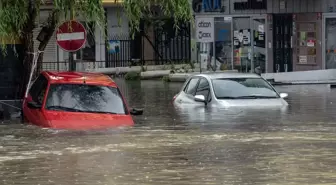 İstanbul'a şiddetli sağanak yağış uyarısı! Sıcaklıklar 10 derece birden düşecek