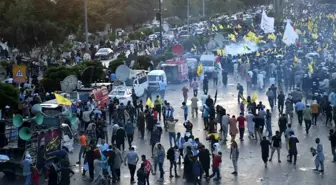 Karaçi'de Hasan Nasrallah'ın Ölümüne Protesto, Polis Müdahale Etti