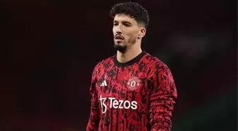 Altay Bayındır'ın Manchester United'daki geleceği tehlikede