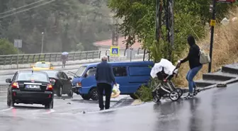 Ankara'da Minibüs Kayalıklara Çarptı: Sürücü Yaralandı