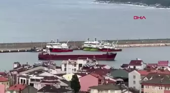 Amasra'da Fırtına Uyarısı Sonrası Balıkçı Tekneleri Limana Çekildi