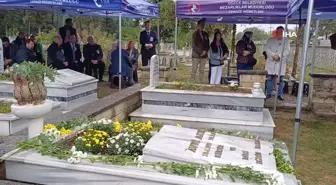 Eski Bakan Avni Akyol Kabri Başında Anıldı