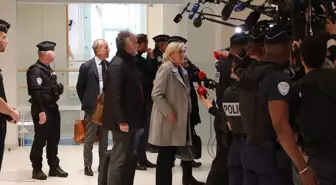 Marine Le Pen ve 26 Partili, AB Fonları Zimmeti İddiasıyla Yargılanıyor