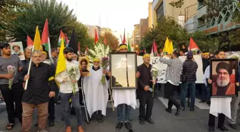 İran'da Binlerce Kişi Hizbullah Lideri İçin Protesto Düzenledi