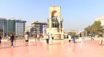 İstanbul'da Hava Sıcaklığı 10 Derece Düştü, İki Mevsim Birden Yaşandı