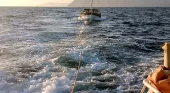 Muğla'nın Ortaca İlçesinde Sürüklenen Tekne Kurtarıldı