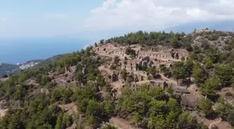 Antalya'daki Syedra Antik Kenti'nde 2000 Yıllık Sütunlar Yeniden Dikildi