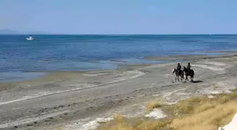 Van Gölü'nde 21 Yaşındaki Öğrenci İçin Arama Çalışmaları Devam Ediyor