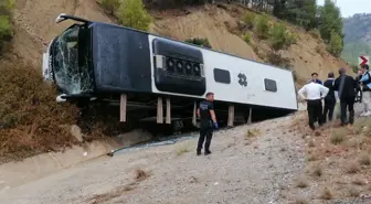 Burdur'da Yolcu Otobüsü Devrildi: 5 Yaralı