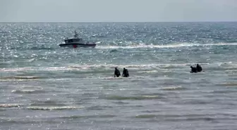 Van'da Kaybolan Öğrenci İçin Dalgıç Polisler Gölette Arama Yapıyor