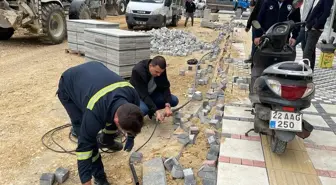 Keşan'da Yol Çalışmalarında Kablolar Çalındı, Parke Taşları Tahrip Oldu