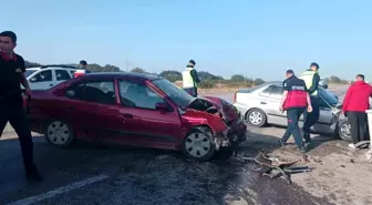 Çanakkale'de Trafik Kazası: İki Yaralı