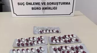 İzmir'de Uyuşturucu Baskını: 90 Sentetik Ecza ve Uyuşturucu Madde Ele Geçirildi