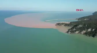 Bartın'da Yağmur Sonrası Deniz Kahverengiye Döndü