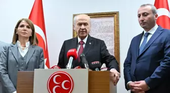 Bahçeli: Ellerini sıkmam, Türkiye partisi olmanın işareti olarak görülmelidir