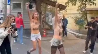 Çırılçıplak büyükelçiliğin önüne gelip İran'ı protesto ettiler