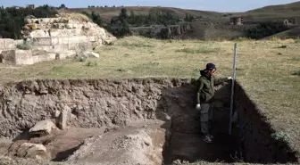 Ahlat'ta Eski Şehir Kalesi Kazılarında Orta Çağ Sarnıcı Bulundu