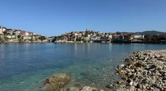 Amasra'da Hafta Sonu Turist Akını: 29 Derece Sıcaklıkta Keyifli Günler