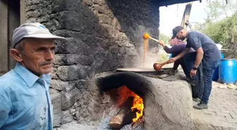 Konya’nın Hadim İlçesinde Geleneksel Imeceyle Pekmez Üretimi