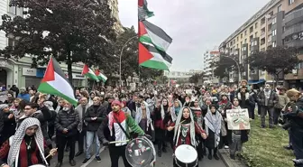 Berlin'de İsrail'in Gazze Saldırılarına Karşı Protesto