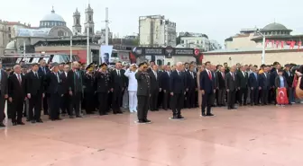 Taksim'de İstanbul'un düşman işgalinden kurtuluşunun 101. yıldönümü törenle kutlandı