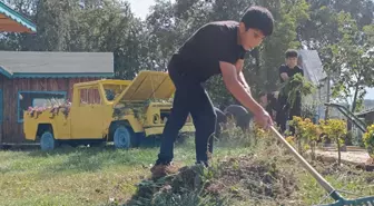 Bursa'da Asırlık Tarım Okulu Öğrencileri Üreterek Kazanıyor