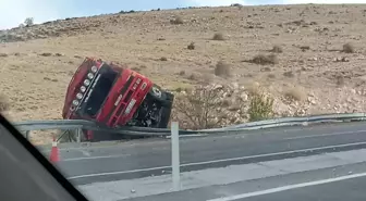 Afyonkarahisar'da Trafik Kazası: 1 Ölü, 1 Yaralı