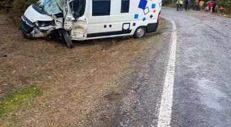 Balıkesir'de Trafik Kazası: 8 Yaralı