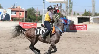 50 Yaşında Ciritte Gençlere Taş Çıkartan Sporcu