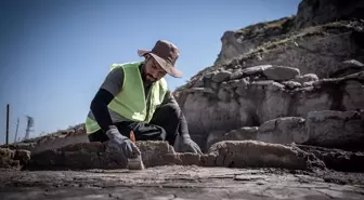 Pulur Höyük'teki Kazılarda 7 Bin Yıllık Buluntular Tez Çalışmalarına Konu Oluyor