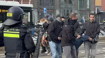 Amsterdam'da Filistin Yanlısı Göstericilere Polis Müdahalesi