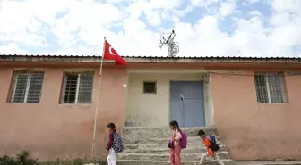 Siirt'in Boylu Köyünde Üç Öğrenciye Birebir Eğitim