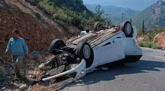 Gaziantep'te Devrilen Otomobilde 2 Yaralı