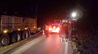 Ordu'da Kamyonun Devrilen Tomrukları Otomobilin Üzerine Düştü: 1 Ölü