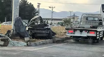 Malatya'da Otobüs ve Otomobil Çarpıştı: 1 Ölü, 1 Yaralı