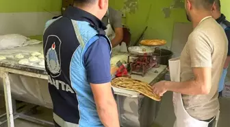 Palu'da Zabıta Ekiplerinden Market, Fırın ve Kasap Denetimi