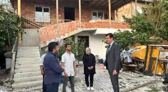 Kaymakam Köksal, Yangında Evi Yanan Aileyi Ziyaret Etti