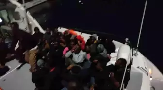 Yunanistan Sahil Güvenliği Tarafından Geri İtilen 25 Düzensiz Göçmen Kurtarıldı